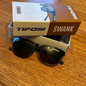 Tifosi Swank sunglasses NWT